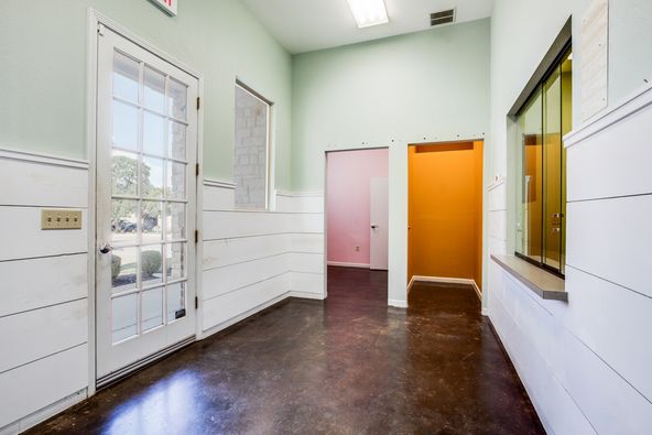 1809 Precinct Line Rd, Hurst, TX 76054